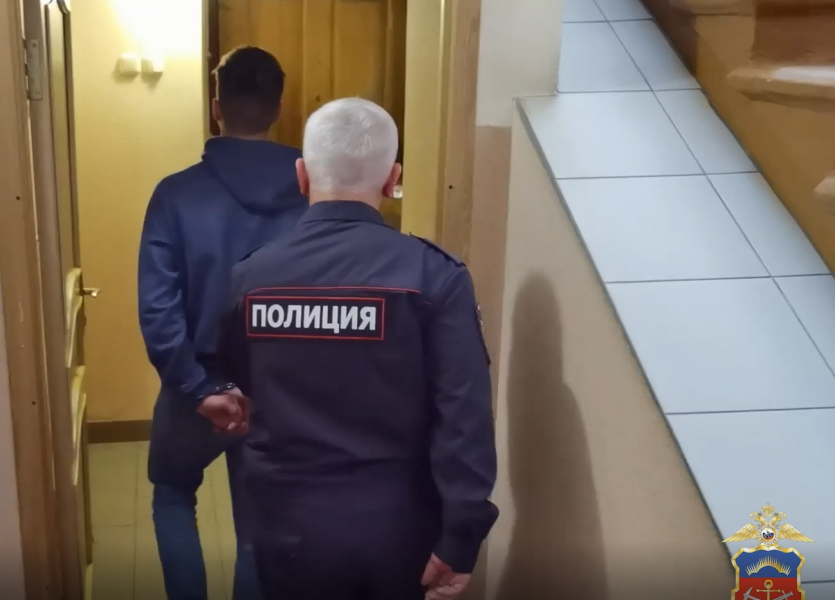 В Мурманске раскрыли уголовную аферу Мошенник