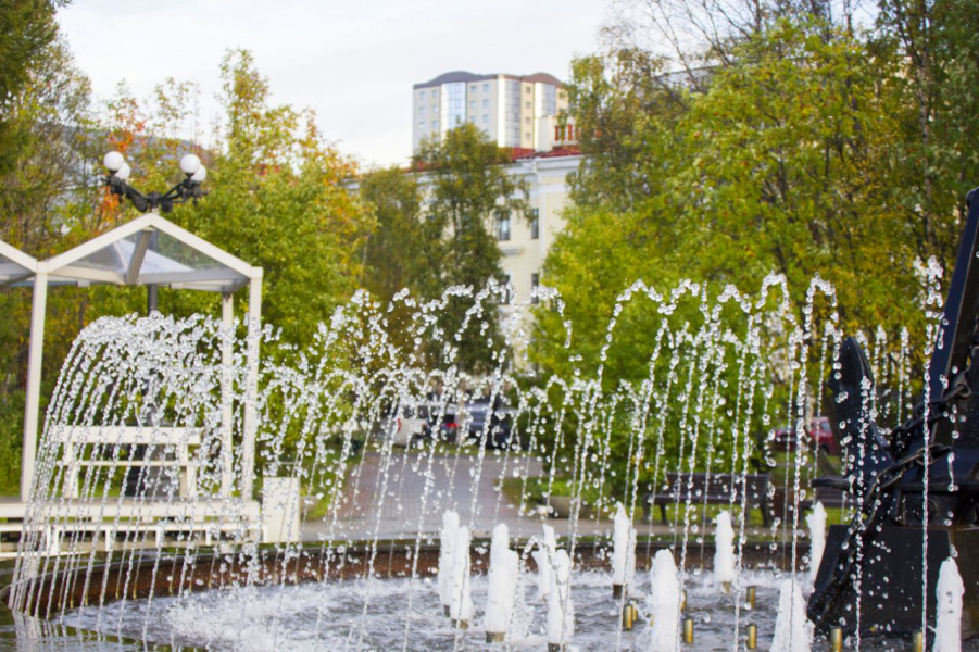 Город