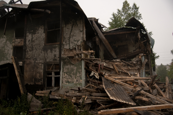 Еще один дом довоенной постройки снесли в Мурманске Снос дома