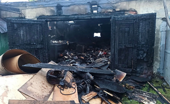 Утренний пожар в Мурманске тушили 15 человек Пожар
