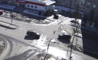 Водитель снес знак на дороге в Мурманской области Водитель снес знак на дороге в Мурманской области