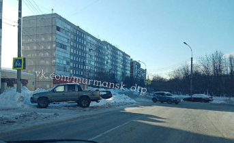 Мурманчане возмутились парковкой водителя возле пешеходного перехода Парковка