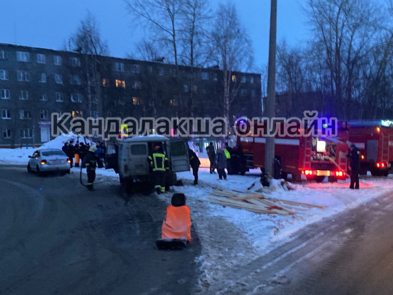 В Мурманской области загорелась машина Пожар