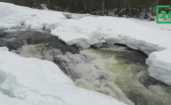 Природную стихию запечатлели на видео в Заполярье Водопад