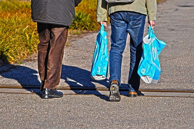 Пошел за продуктами, а попал в полицию Пакеты