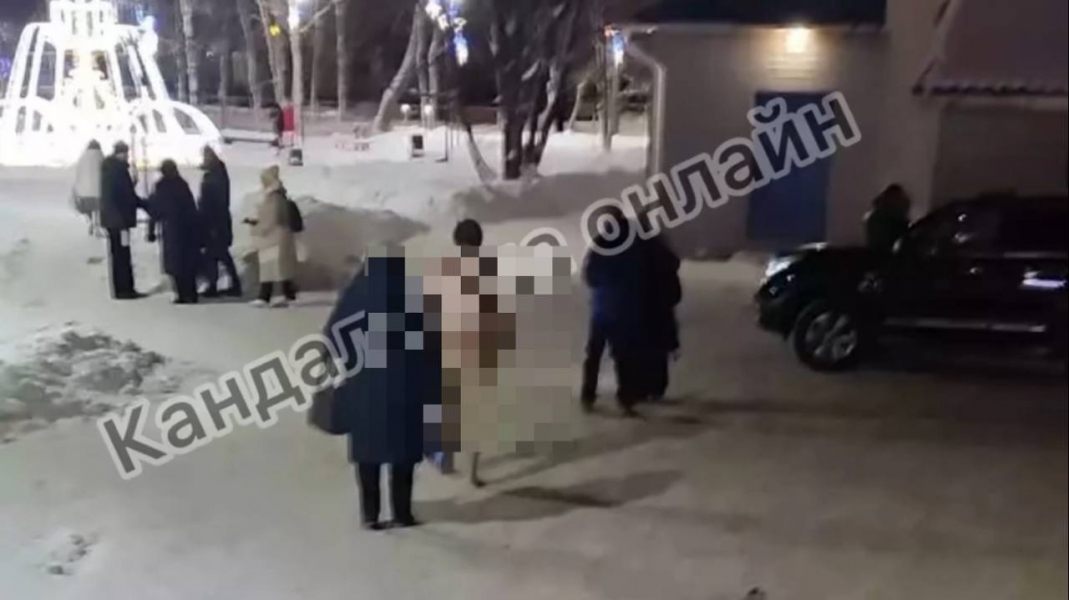 Разгуливающий по улице голый мужчина шокировал северян Мужчина