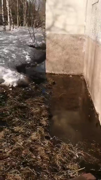 В Мурманской области тонет жилой дом Талые воды