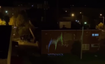 Поведение неизвестных во дворе ночью в Мурманской области возмутило северян Двор
