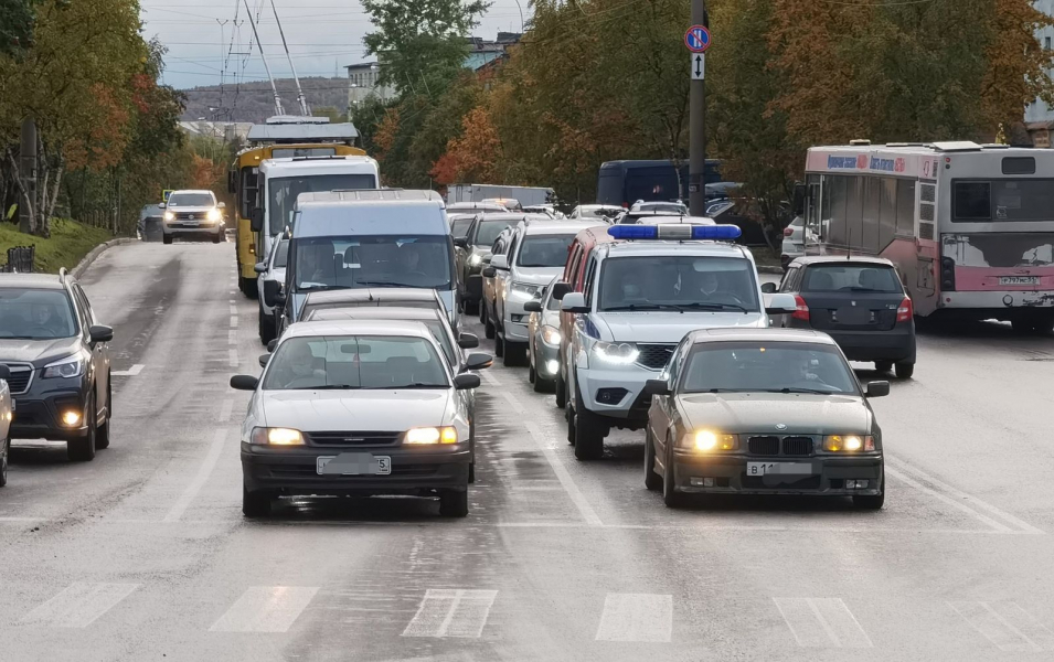 В Мурманске на Кольском проспекте перекроют движение машины
