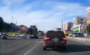 Момент аварии в Мурманске попал на видео Авария