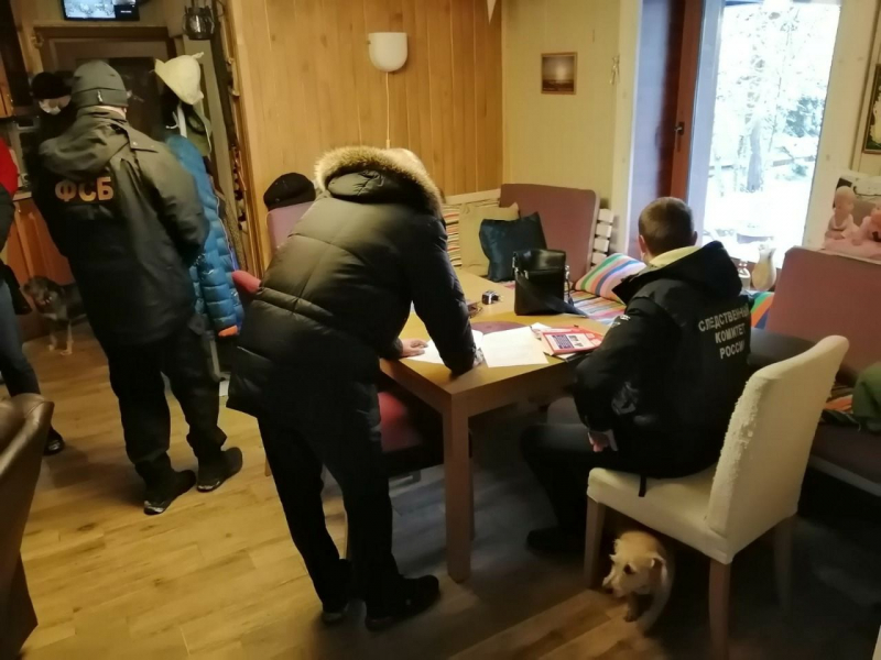 В Мурманске предъявили обвинения двум экс-чиновникам Следователи