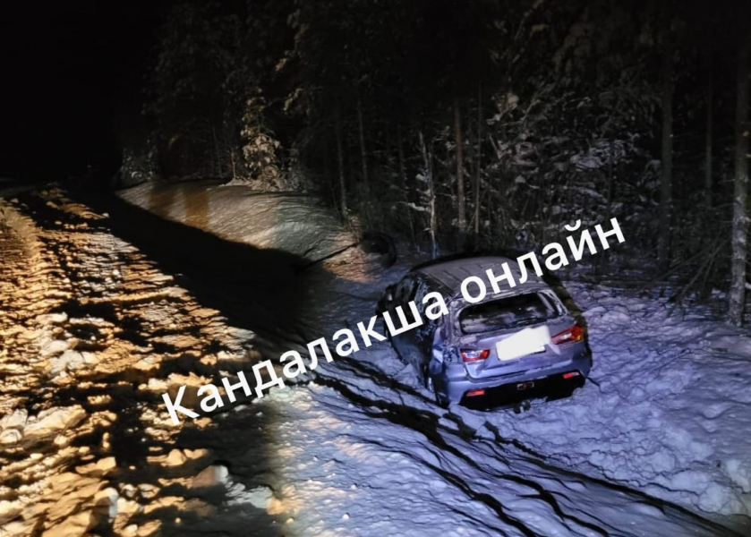 В Мурманской области легковой автомобиль вылетел в кювет ДТП