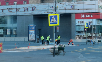 В центре Мурманска обновляют дорожную разметку Город