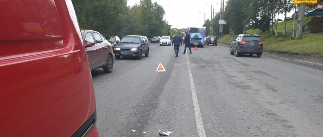 В Мурманске произошла авария с участием общественного транспорта ДТП