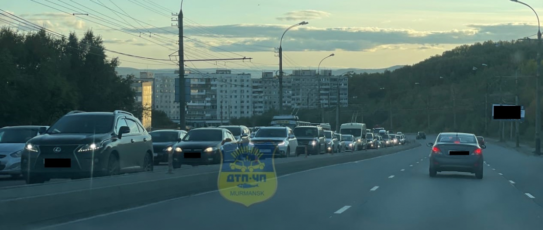 Мурманчан предупредили об огромных пробках из-за дорожных работ Пробка