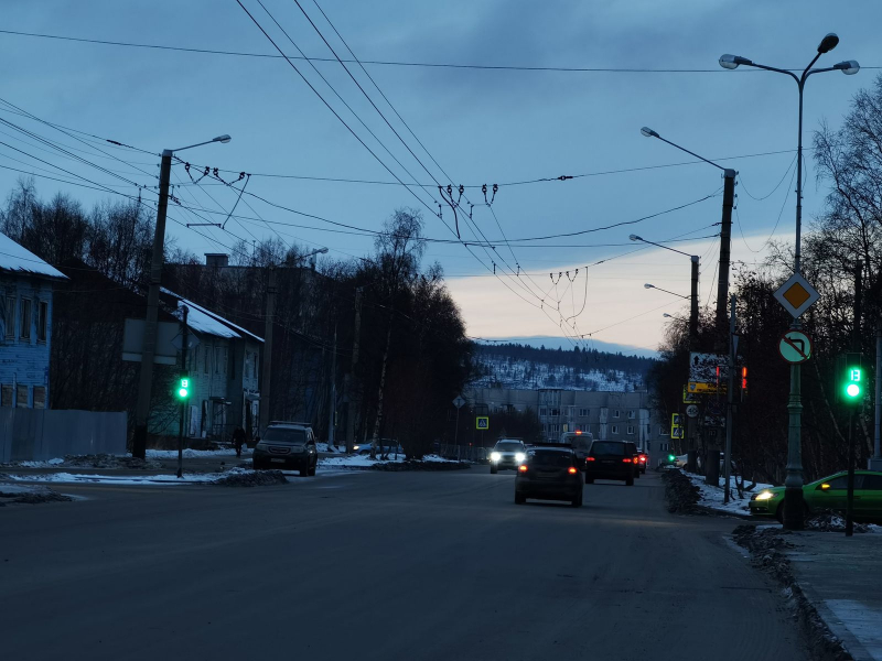 Мурманский таксист обворовал молодую девушку Автомобили