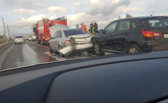 В Мурманской области из-за аварии образовалась большая пробка Авария