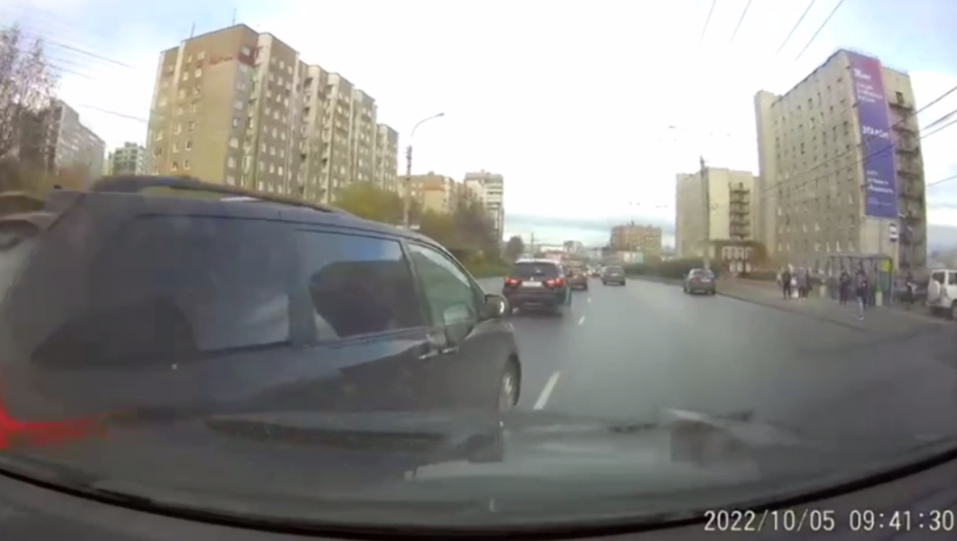 Желание северянина помочь привело к неприятным последствиям в Мурманске Авария