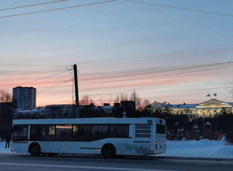 Необычный концерт в мурманском автобусе Автобус