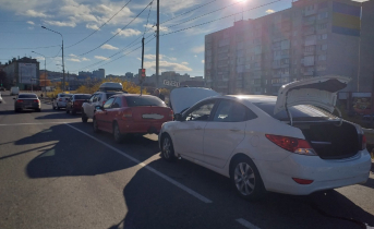 В Мурманске из-за массовой аварии образовалась пробка Авария