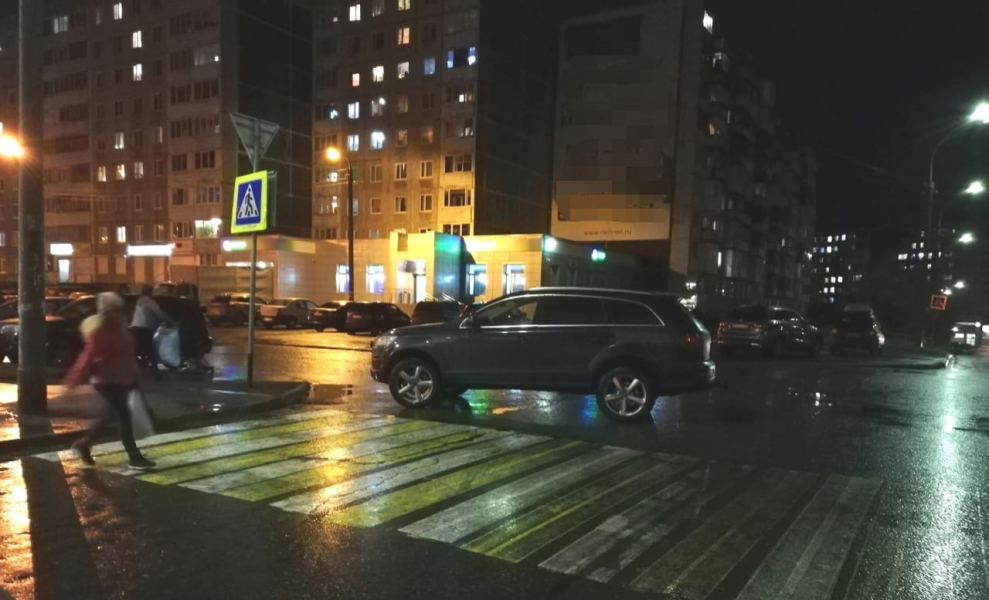 «Мастера парковки». Наглость водителя возмутила мурманчан Парковка