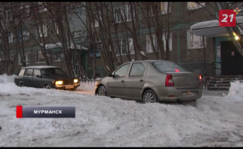 Десятки северян оказались в снежной ловушке в Мурманске Двор