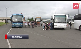 В мурманском аэропорту приземлился необычный рейс из Анапы Дети