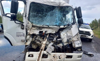 В аварии на трассе в Мурманской области пострадали 2 человека Авария