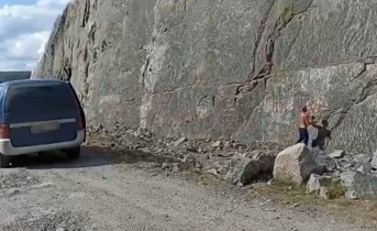 Вандалы в Териберке Вандалы