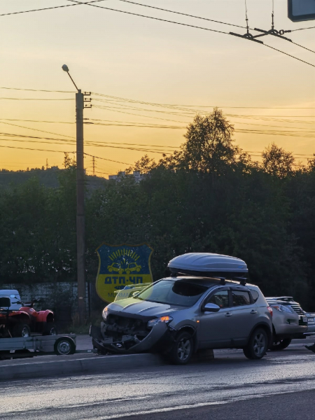 В Мурманске у автопарка произошла жесткая авария ДТП