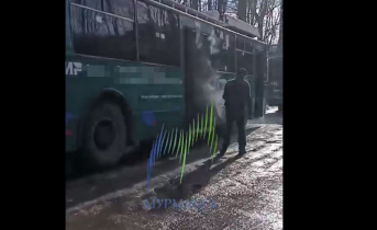 В Мурманске сгорел троллейбус Троллейбус дымится