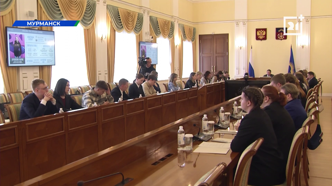 Молодые северяне побывали на экскурсии в правительстве Правительство