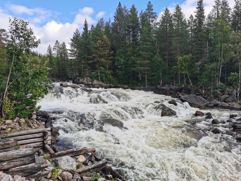 В Мурманской области сняли зрелищные кадры водопада Водопад