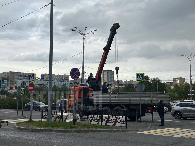 В центре эвакуируют машины Эвакуация