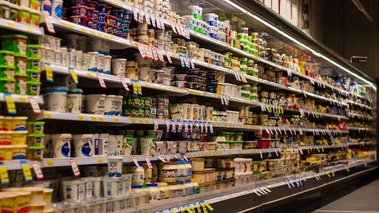 В Мурманске пресечена продажа санкционного сыра и молочной продукции Магазин