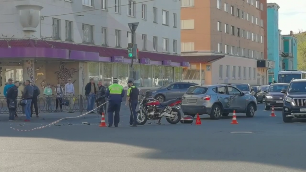 Последствия аварии в центре Мурманска попали на видео Авария