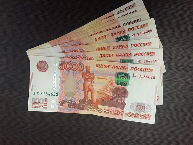 Жительница Мурманской области выиграла 100 тысяч за прививку Деньги