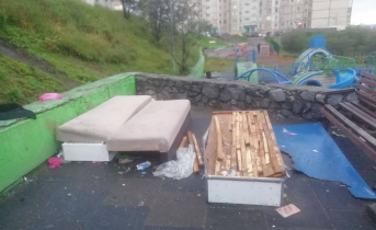 Вандалы отметились в Мурманской области Погром