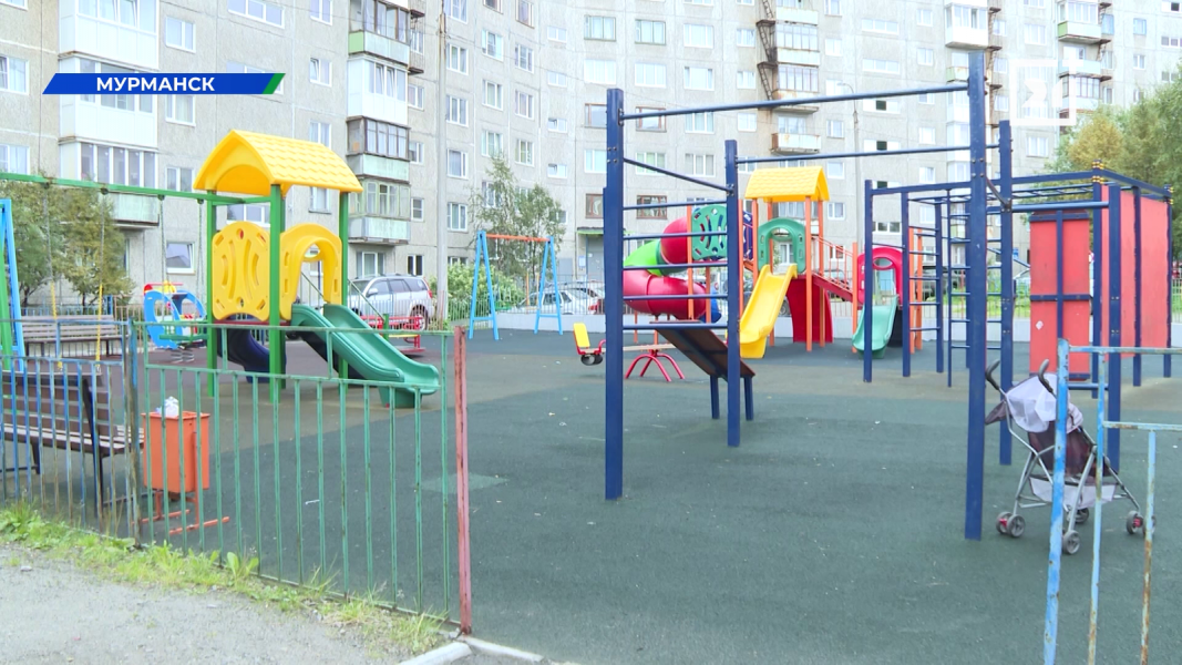 Насколько безопасны детские площадки в Мурманске Детская площадка