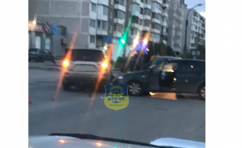 В Мурманске произошло жесткое столкновение кроссовера с легковушкой ДТП