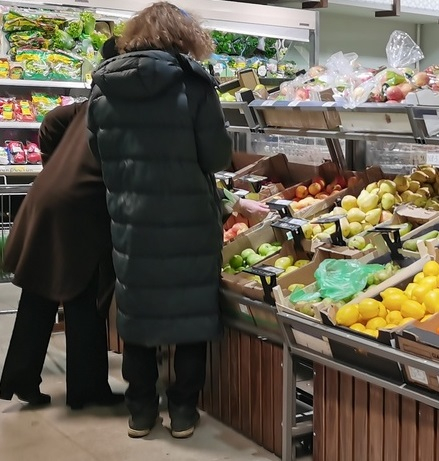 Цена на морковь шокировала мурманчан Магазин