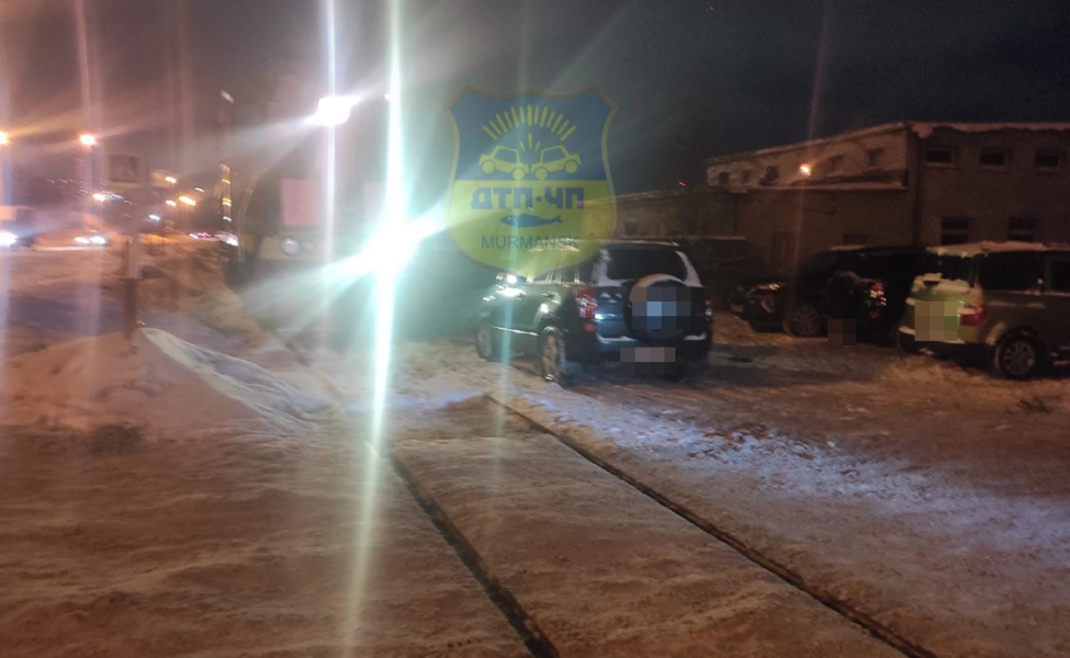 Поступок автоледи в Мурманске привел к проблемам Поезд