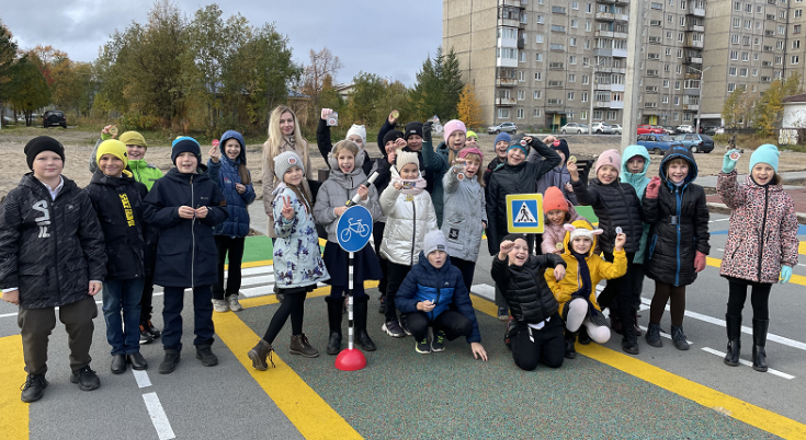 Автогородок в помощь: юные мончегорцы изучают ПДД Урок ПДД
