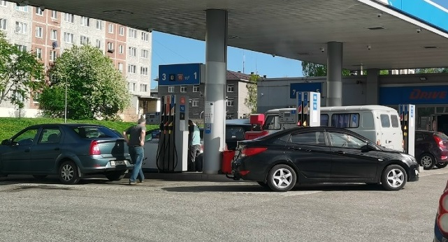 В Мурманске рассказали о ситуации с топливом в регионе АЗС