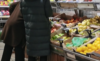 Цена на морковь шокировала мурманчан Магазин
