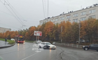 Неприятная авария произошла в центре Мурманска Мурманск