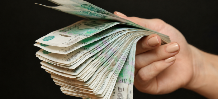 Средняя зарплата выросла в России на 72 тысячи рублей Купюры