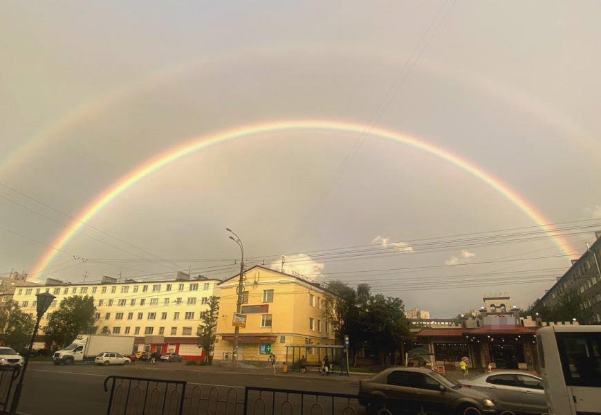 Необыкновенная радуга украсила небо в Мурманской области Радуга