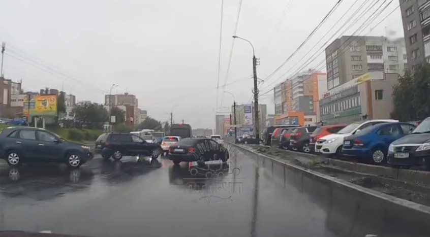 Момент аварии в Мурманске попал на видео ДТП