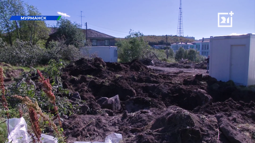 «Не сразу поняли что происходит». Стройка во дворе дома застала мурманчан врасплох Стройка